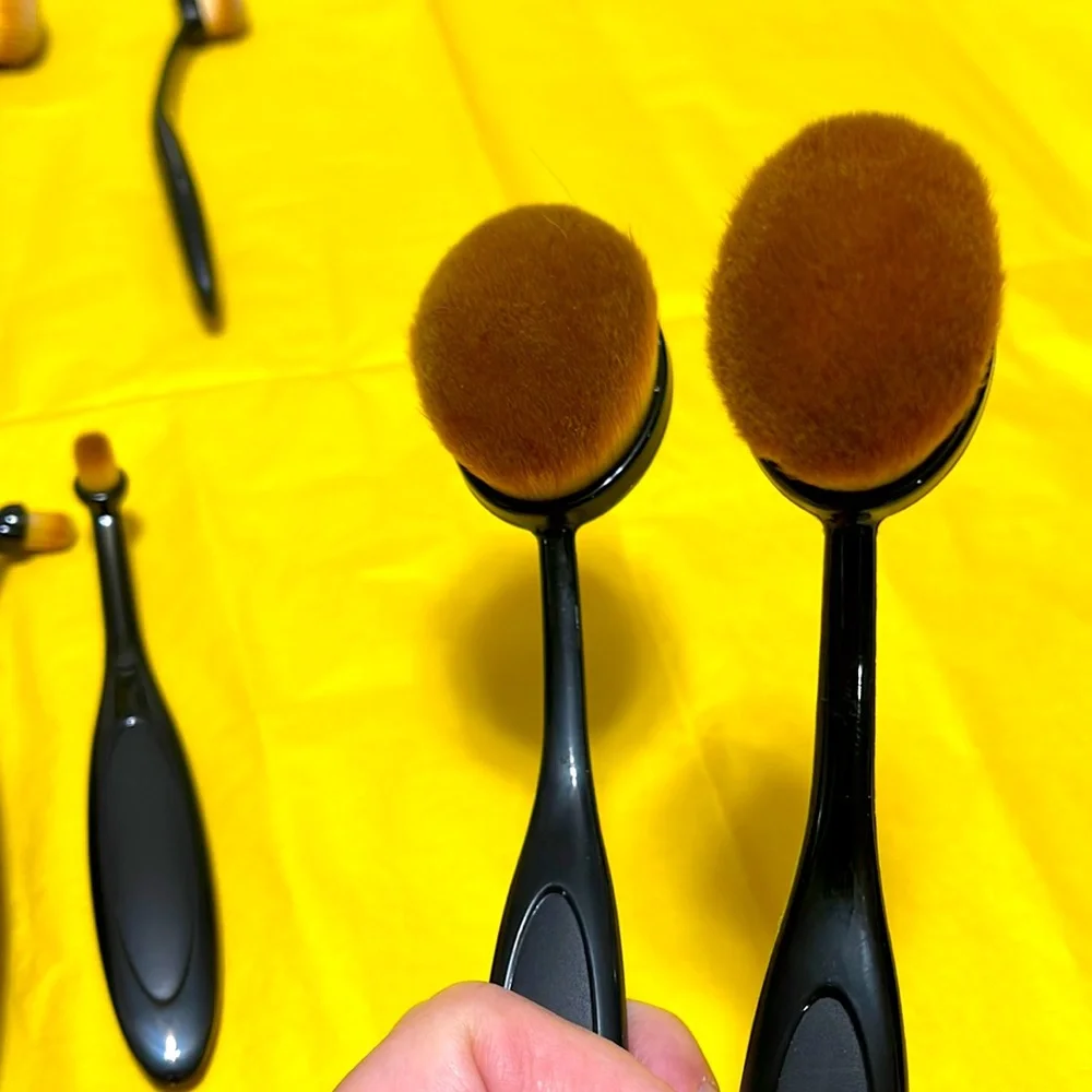 10 PIECE SUPER SOFT SYNTHETIC HAIR MAKEUP BRUSH SET WITH BLACK HANDLES